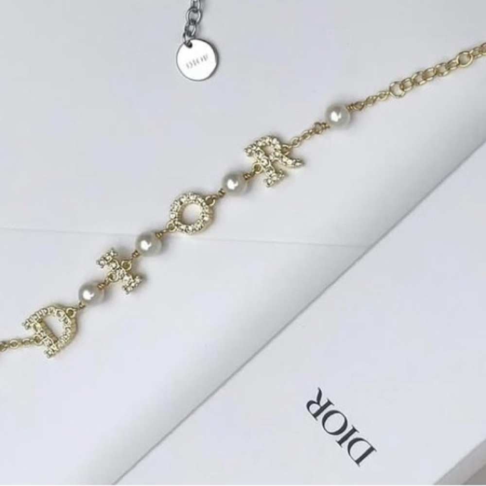 DIOR Letter Pearl Bracelet Gold Tone (Novelty/GWP) SEALED in Box - NEW - Picture 4 of 14